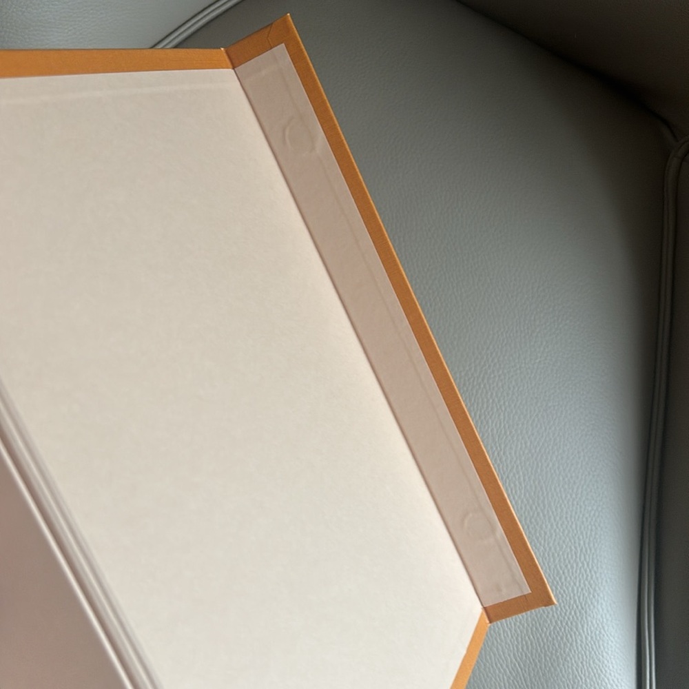 Louis Vuitton Vibrant Orange Gift Box - Picture 8 of 8